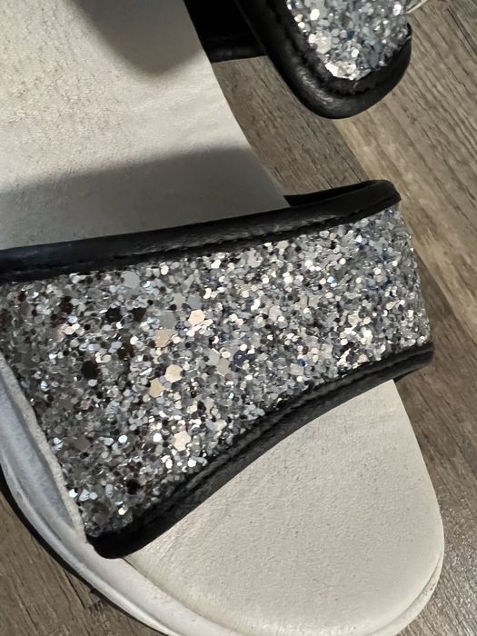 Детски сандали DKNY