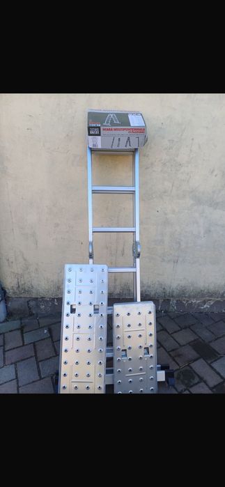 Scara multifuncțională cu platforme