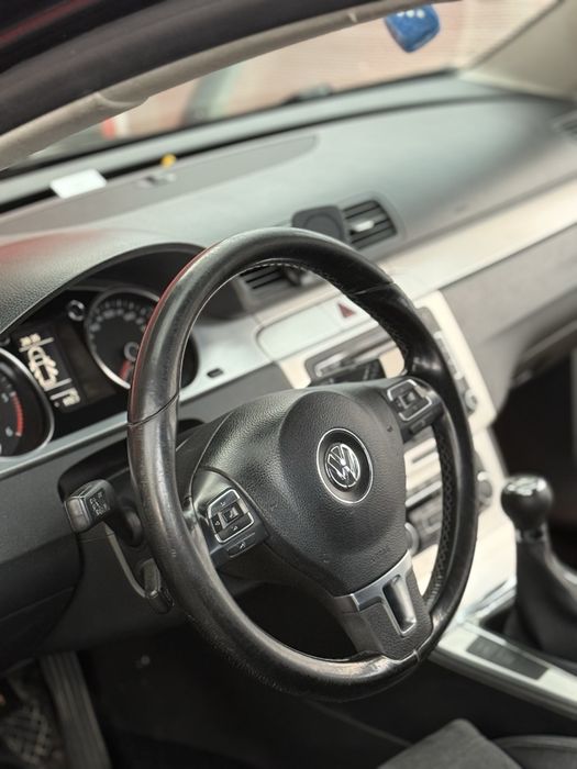VOLKSWAGEN Passat 2010 — imagine 3