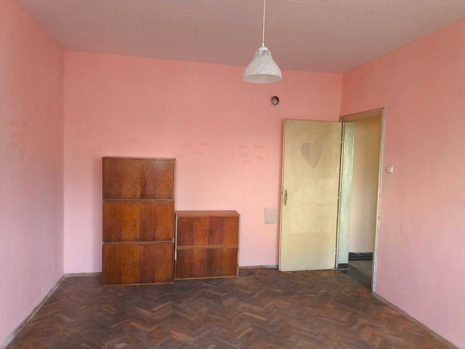 Продава се Двустаен апартамент в София, Център - 41 кв.м за 1830 €/кв.м - Снимка #1