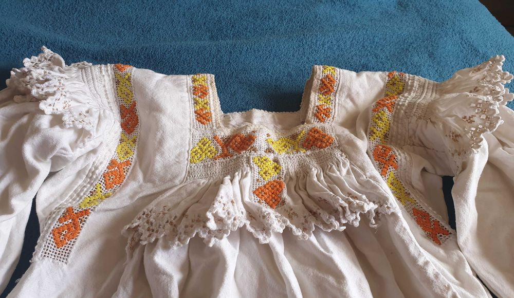 camasa traditionala Maramures, veche 70 ani, fete XS,S, de colectie