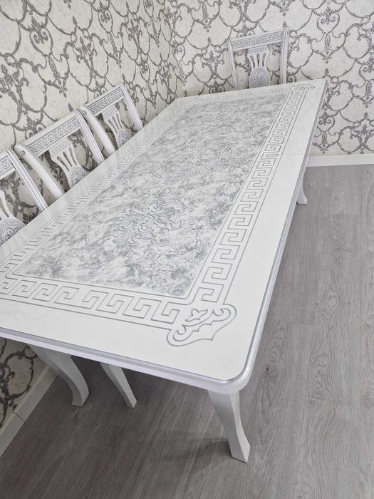 Стол продаю! состояние новая