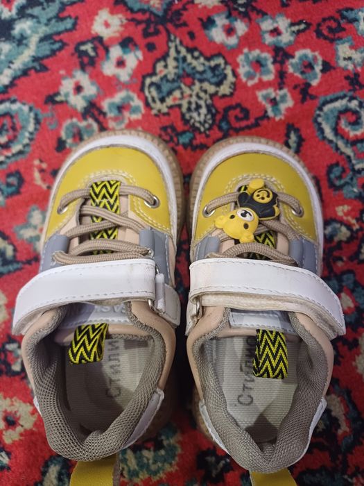 Детские кроссовки