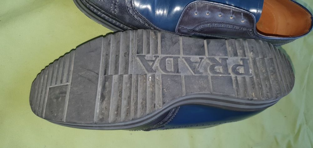 Vand pantofi Prada