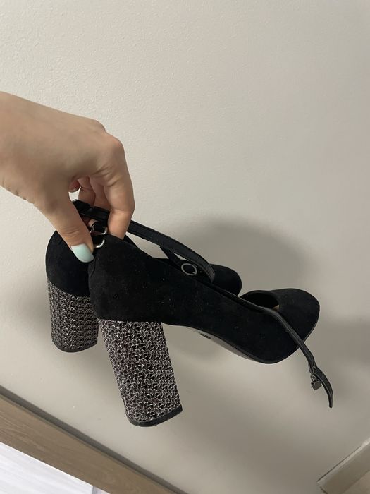 Продам туфли и кросовки