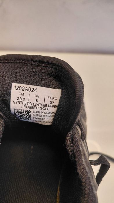 Pantofi Asics marimea 36-37