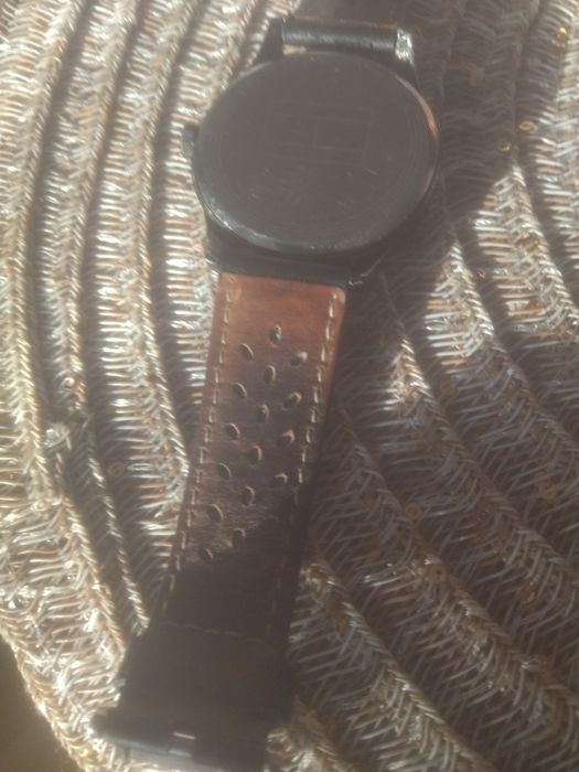 Часы Tommy Hilfiger