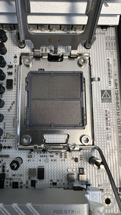 Placa de baza Asus Rog Strix X870A Gaming-Garantie