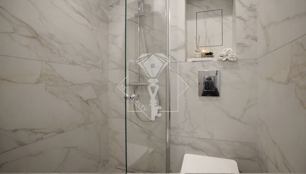 Продава се Тристаен апартамент в Пловдив, Христо Смирненски - 117 кв.м за 1645 €/кв.м - Снимка #11