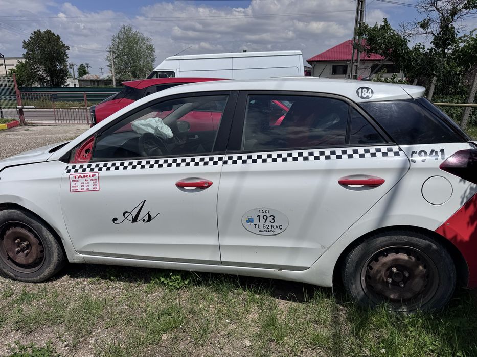 Dezmembrez Hyundai i20 GB 1,2 benzina cod motor G4LA 2014-2020