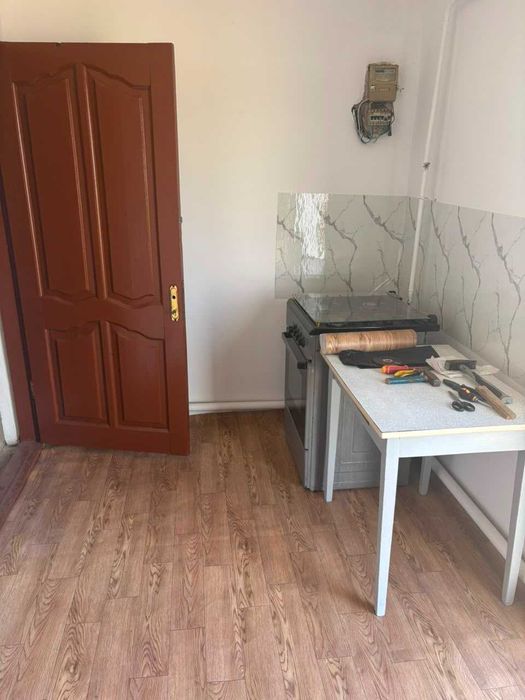 3 бөлмелі үй жалға беріледі.