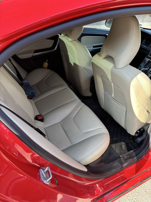 Volvo S 60 T5 AWD Dynamic 250 к.с. 2017 год.