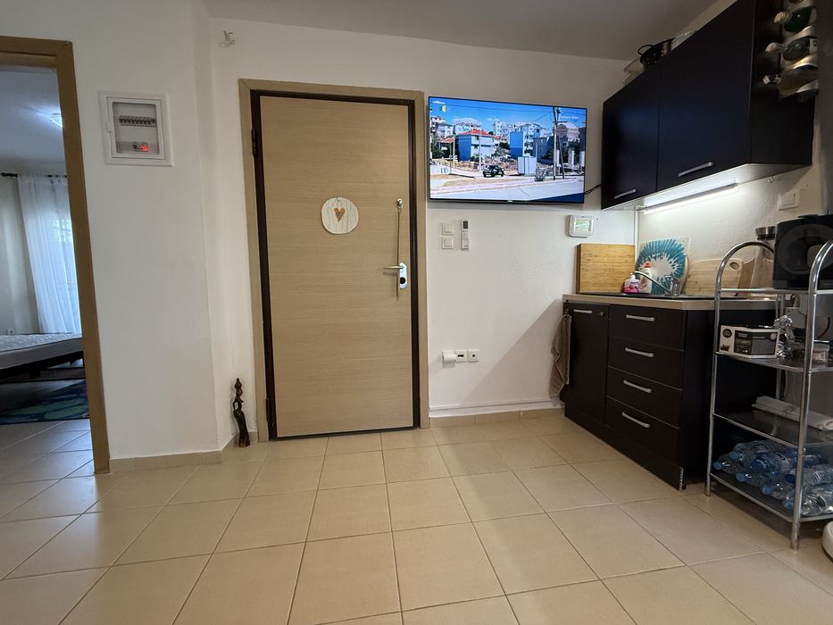 Паралия Офринио ТРИСТАЕН апартамент с две тераси и двор .