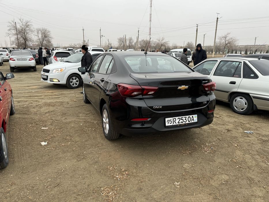 Chevrolet onix turbo