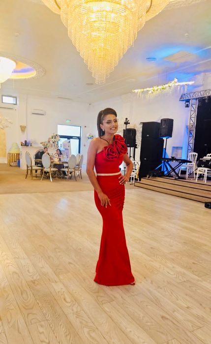 Rochie rosie superba