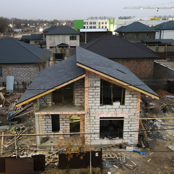 Ремонт крыши 
— Монтаж и ремон