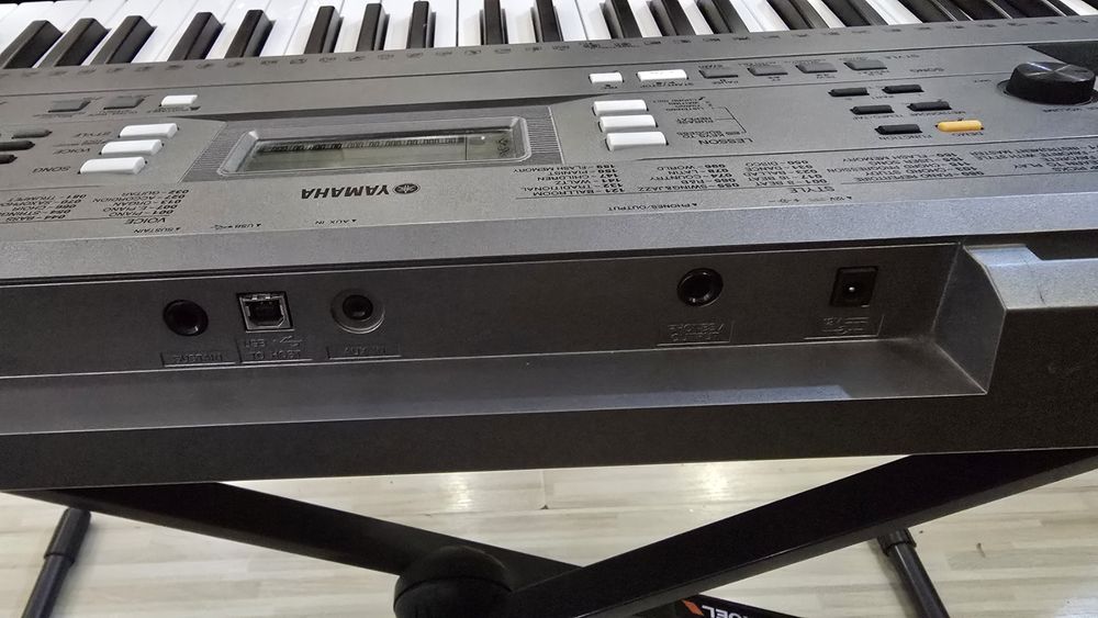Синтезатор Yamaha  PSR E 353