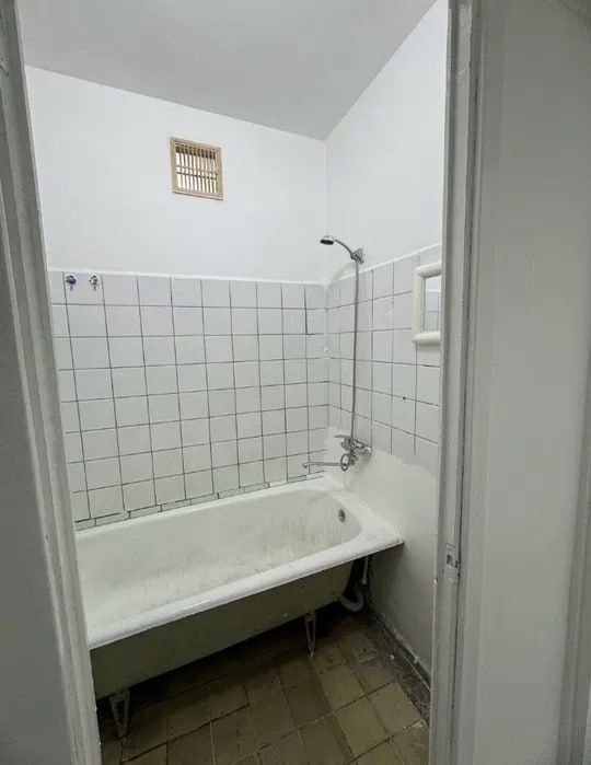 1 ком. (1/4/5) квартира, 45 м², с бал. 2х6! М-в Дустлик 1 (Сергели)