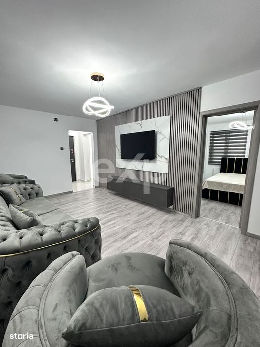 Apartament de vanzare – 3 camere , Micro 8 ,et 1