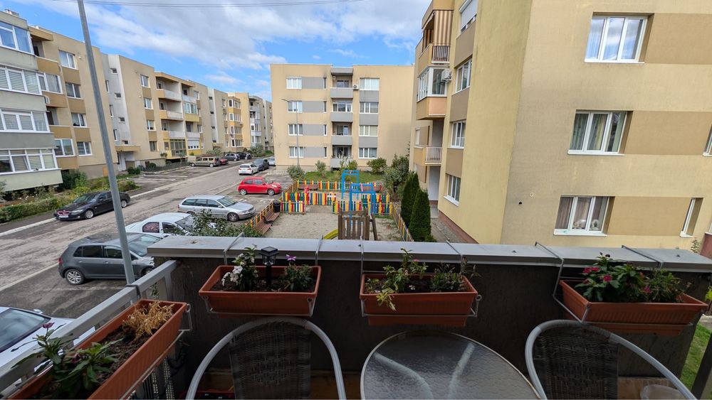 Ofer spre închiriere apartament cu 3 camere și loc de parcare privat, în Sibiu, cartier rezidențial Dumbrava