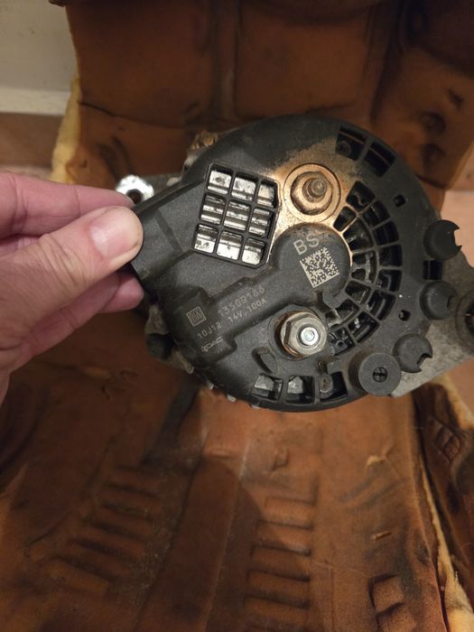 Vând alternator opel astra j 1.7 adtr 13500186