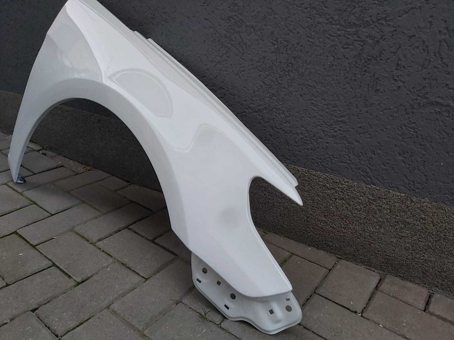 Aripa Fata Dreapta VW Passat CC An 2008-2012 Vopsita Alb