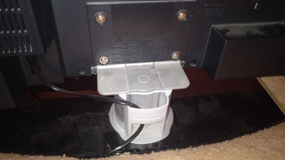 телевизор Philips модел 32pfl3312/10 HDMI подържа кабелна и eon тв