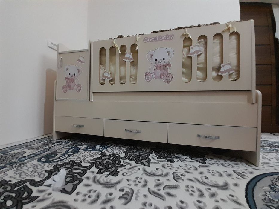 Срочно продаётся детский диван