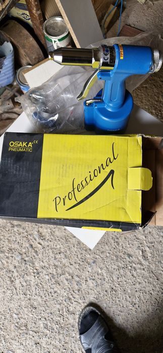 Продам пневма клёпальник