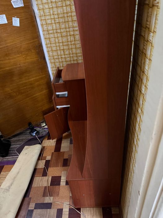 Шкаф прихожка с вешалками