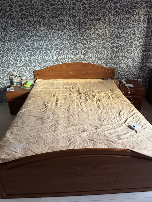 Продам спальный гарнитур