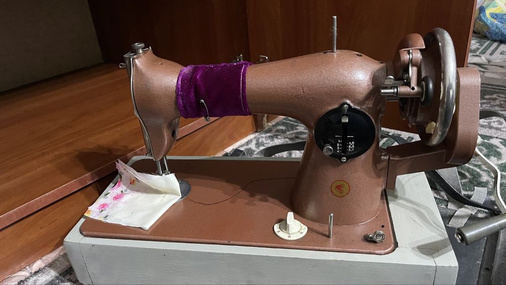 Швейная машинка СРОЧНО