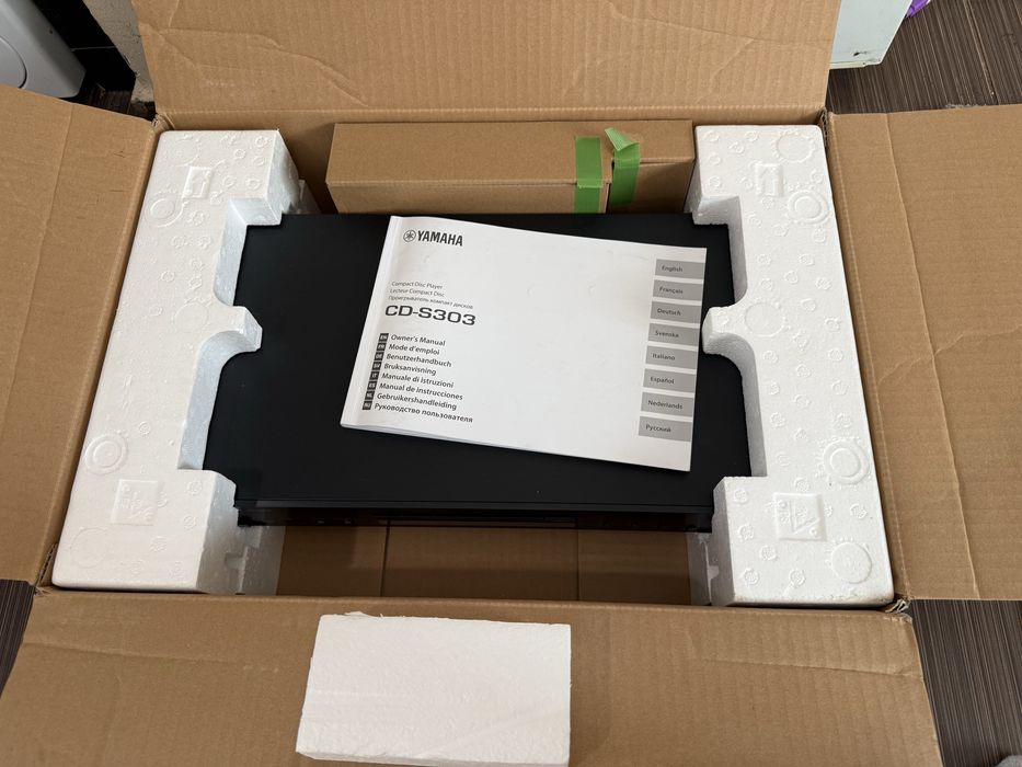 Yamaha CD-S303 Чисто  нов