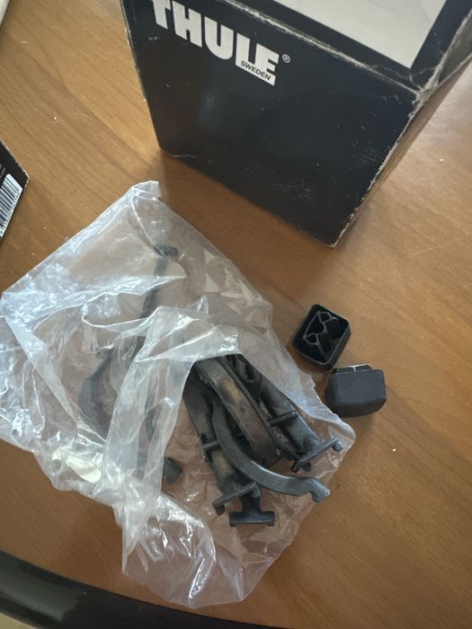 Bare Thule aero cu prindere pentru Jaguar XF