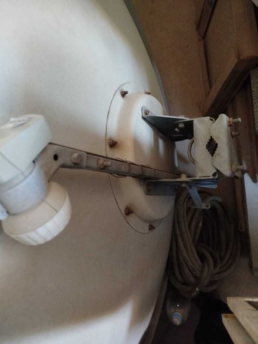 Спутниковая тарелка