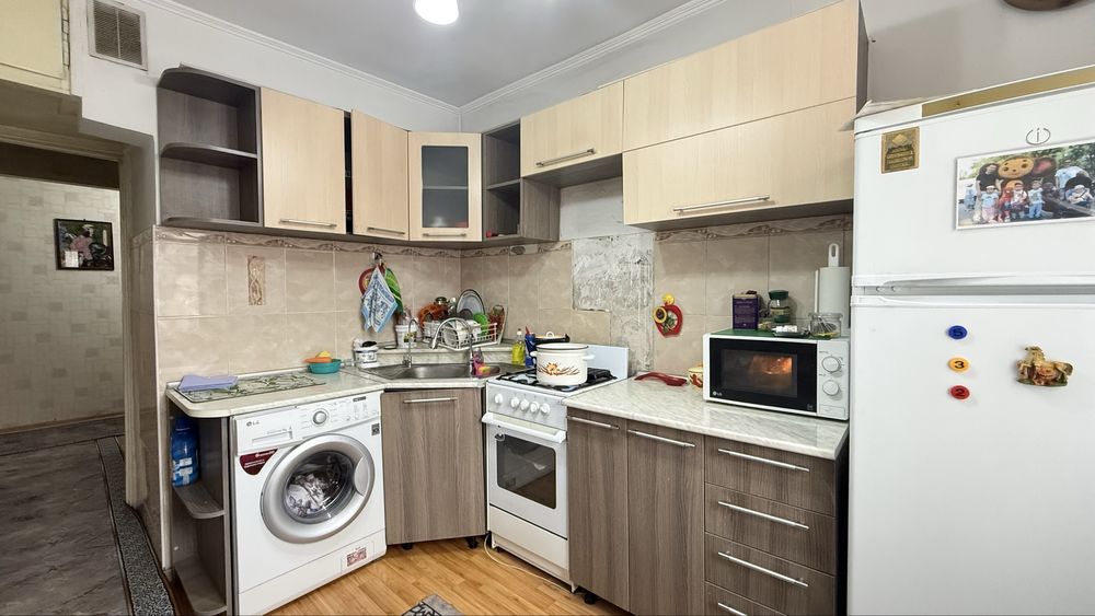 Кухонный гармтур угловой