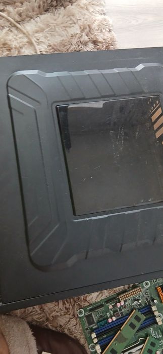 Vand pc si 2 monitoare