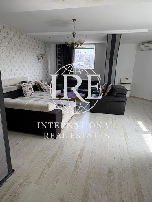 Продава се Тристаен апартамент в Варна, Левски - 145 кв.м за 1690 €/кв.м - Снимка #2