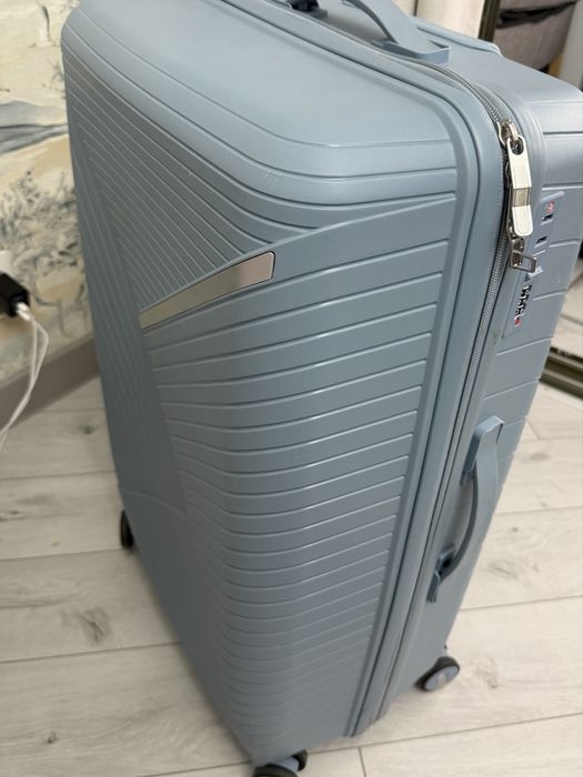 Чемодан большой