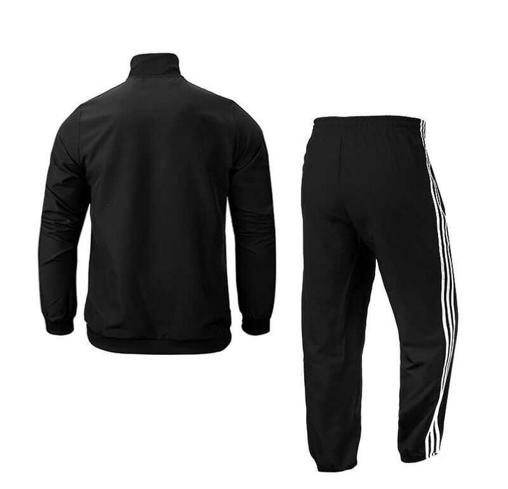 ADIDAS
TRENING PENTRU BARBATI

3 Stripes Woven marimea 52 sau L