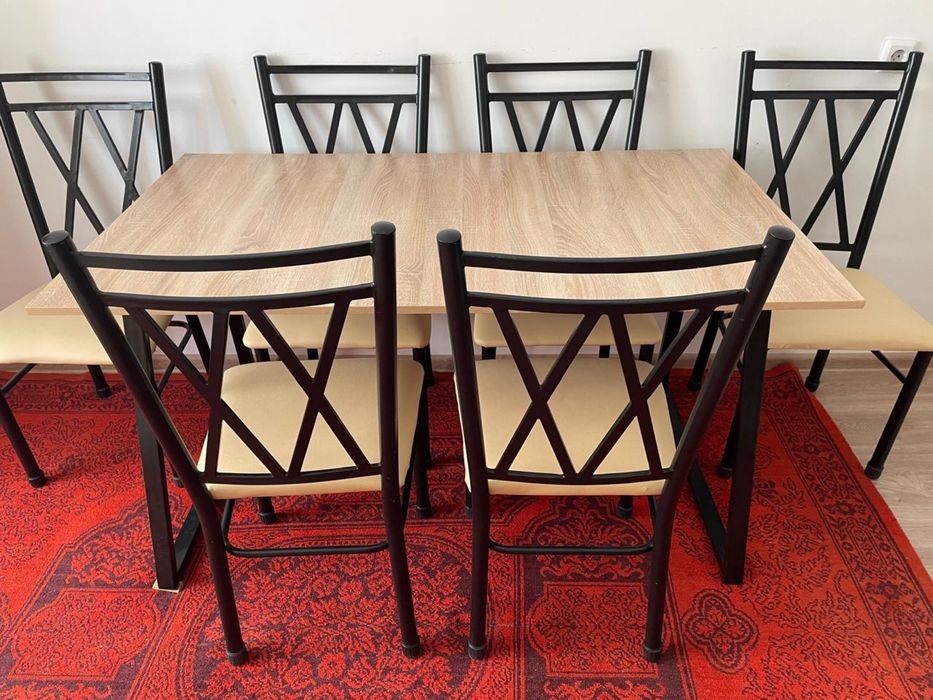 Срочно продам стол стулья