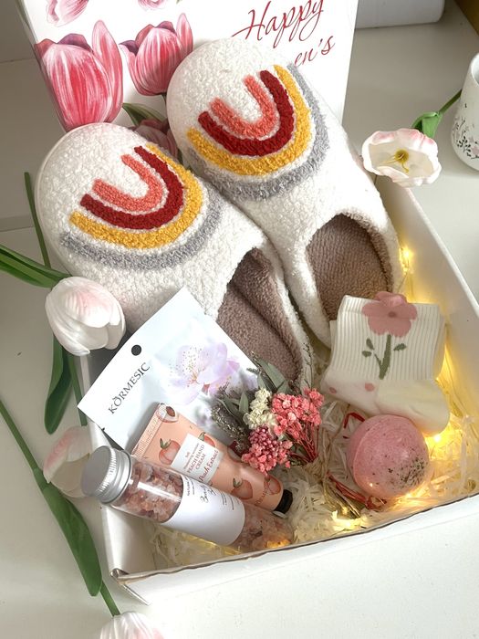 Подарок на 8 марта, бокс на 8 марта