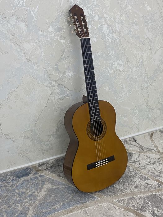 Гитара Yamaha c40 сатылады