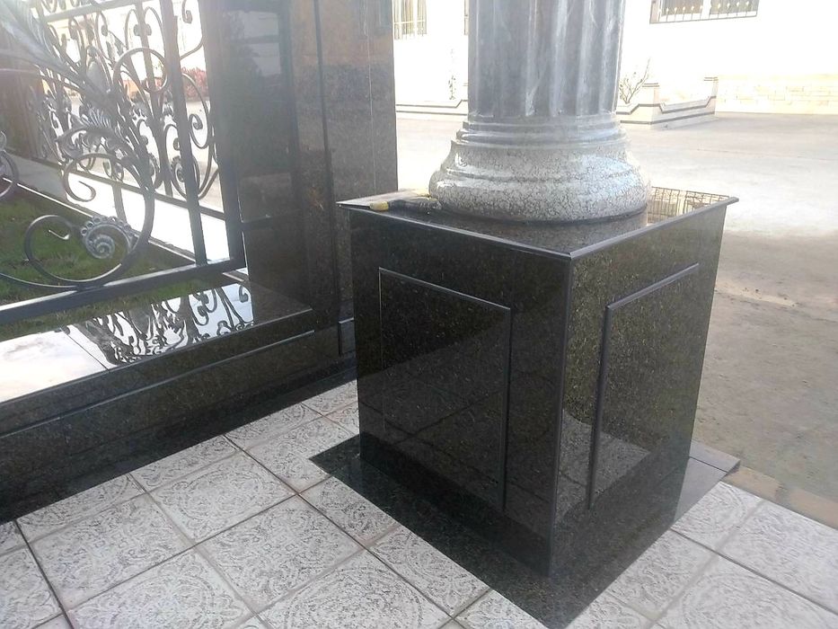 Услуга по Установка ГРАНИТ на Цокол Натуральный Травертин на Фасад!