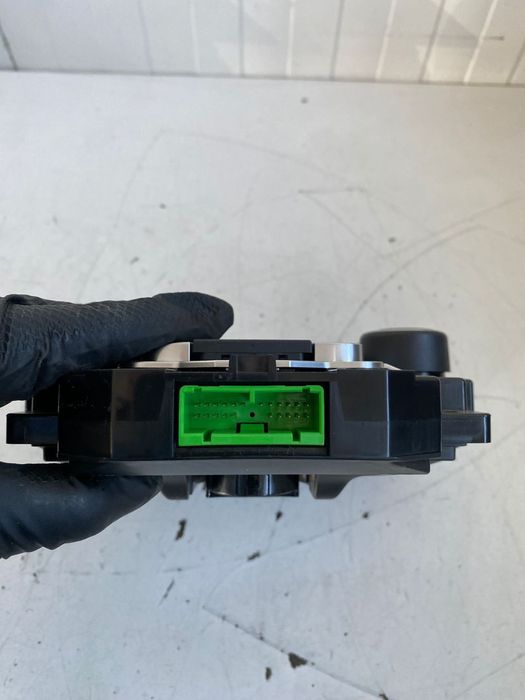 Panou control clima cu incalzire in scaune Volvo V40 2012+  31346948