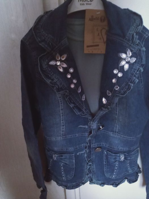 Джинсовый пиджак новый 5000,