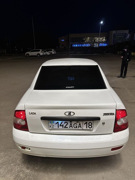 Срочно продам бампер приоры