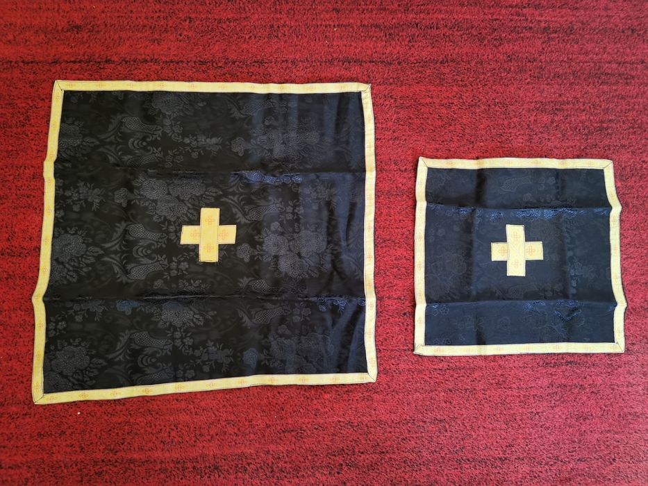 Vand vesmant preotesc de culoare neagra pt slujba prohodului