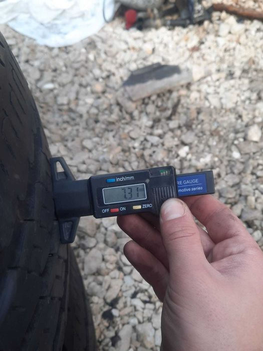 4 Броя Бусови Гуми 225/65/16C Continental 2x8,5mm 2x7,2mm