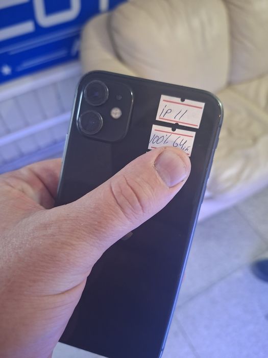 iPhone 11на 64г.полностью рабочий батарея 100%
